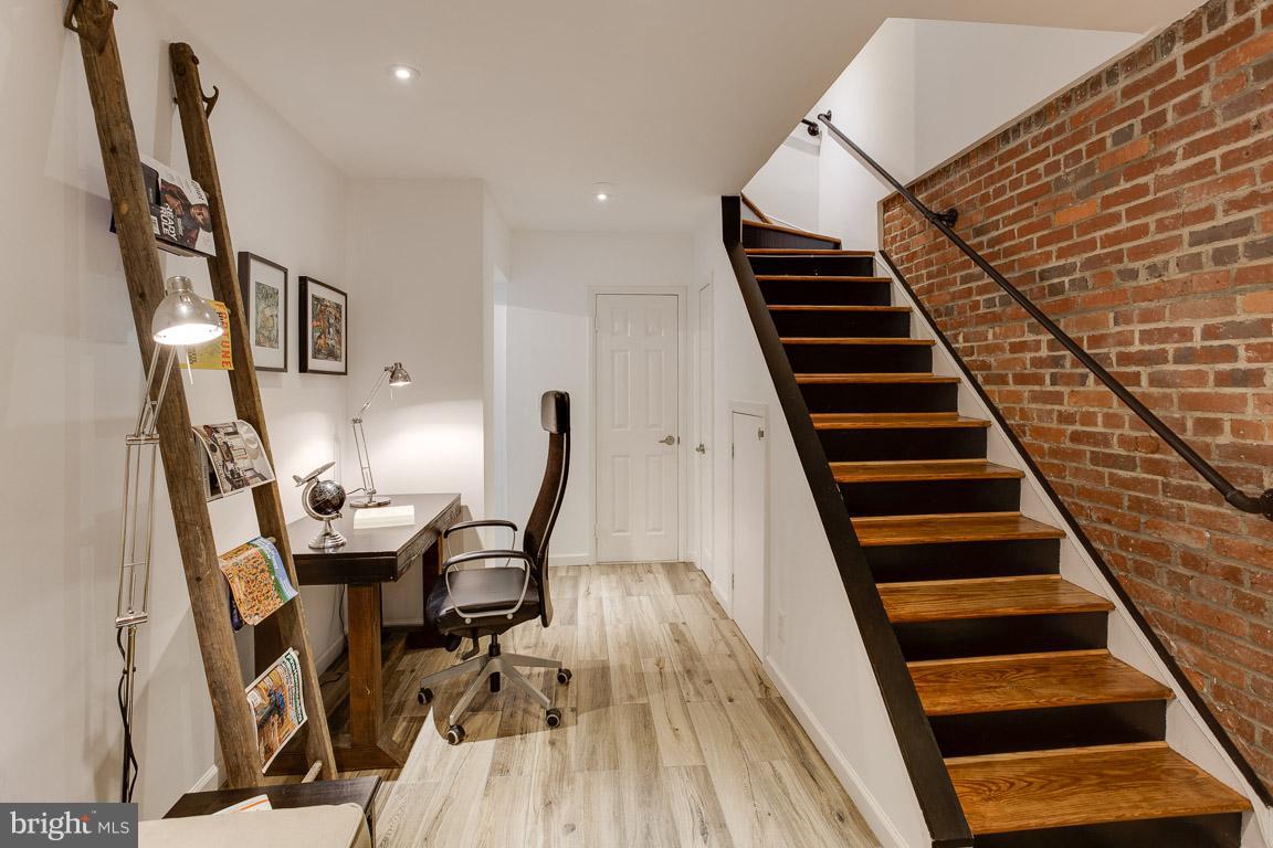 FAIRLINGTON VILLAGE - Residential