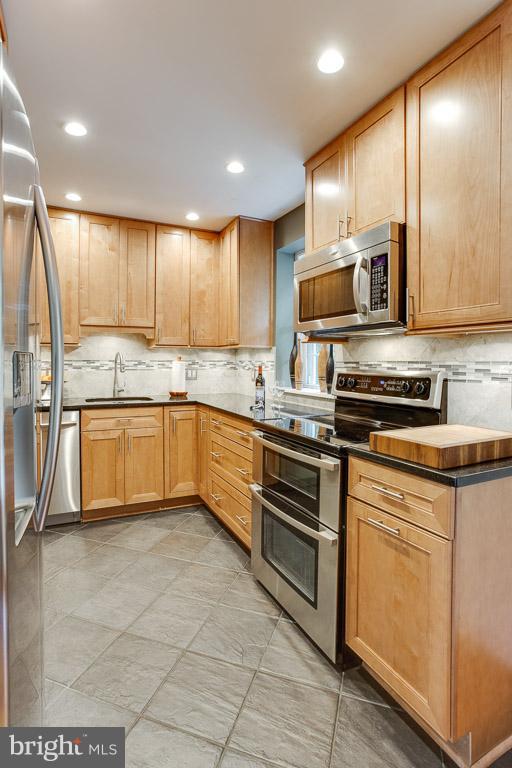 FAIRLINGTON VILLAGE - Residential