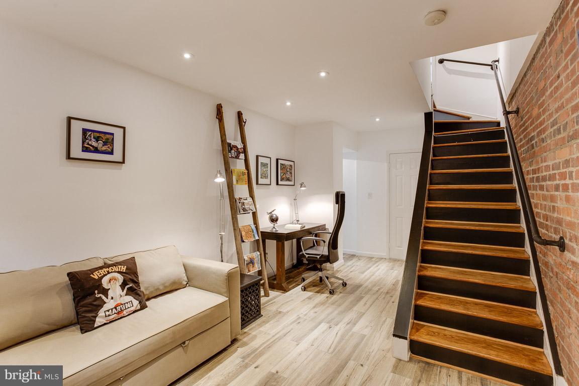 FAIRLINGTON VILLAGE - Residential