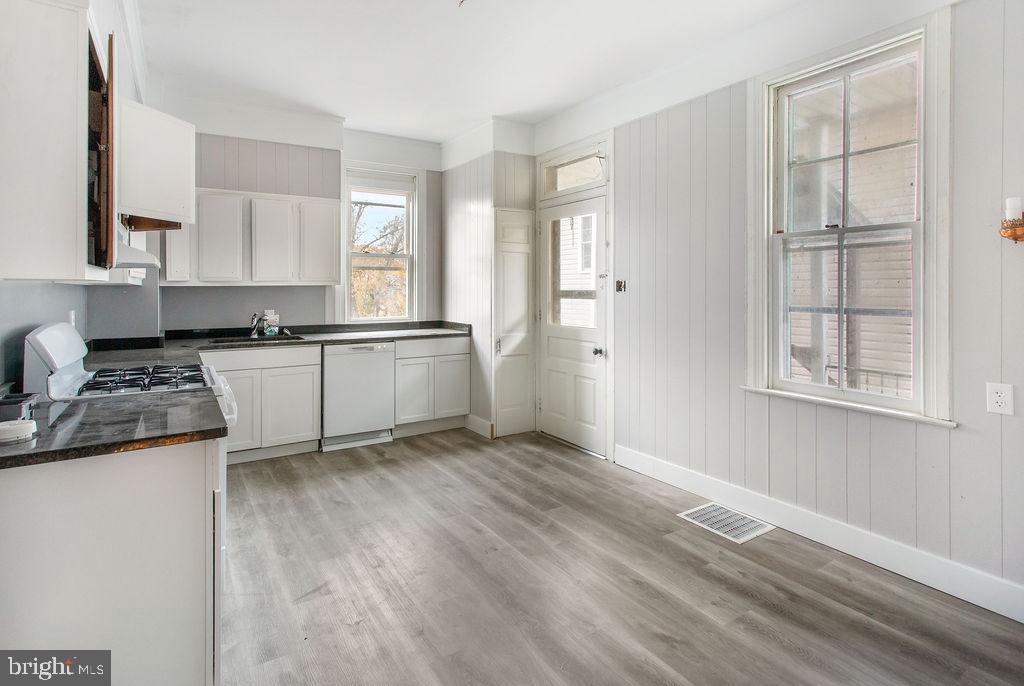 MANCHESTER BORO - Residential