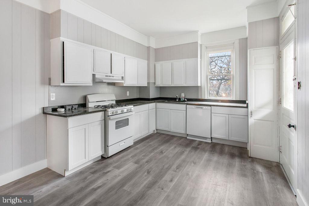 MANCHESTER BORO - Residential