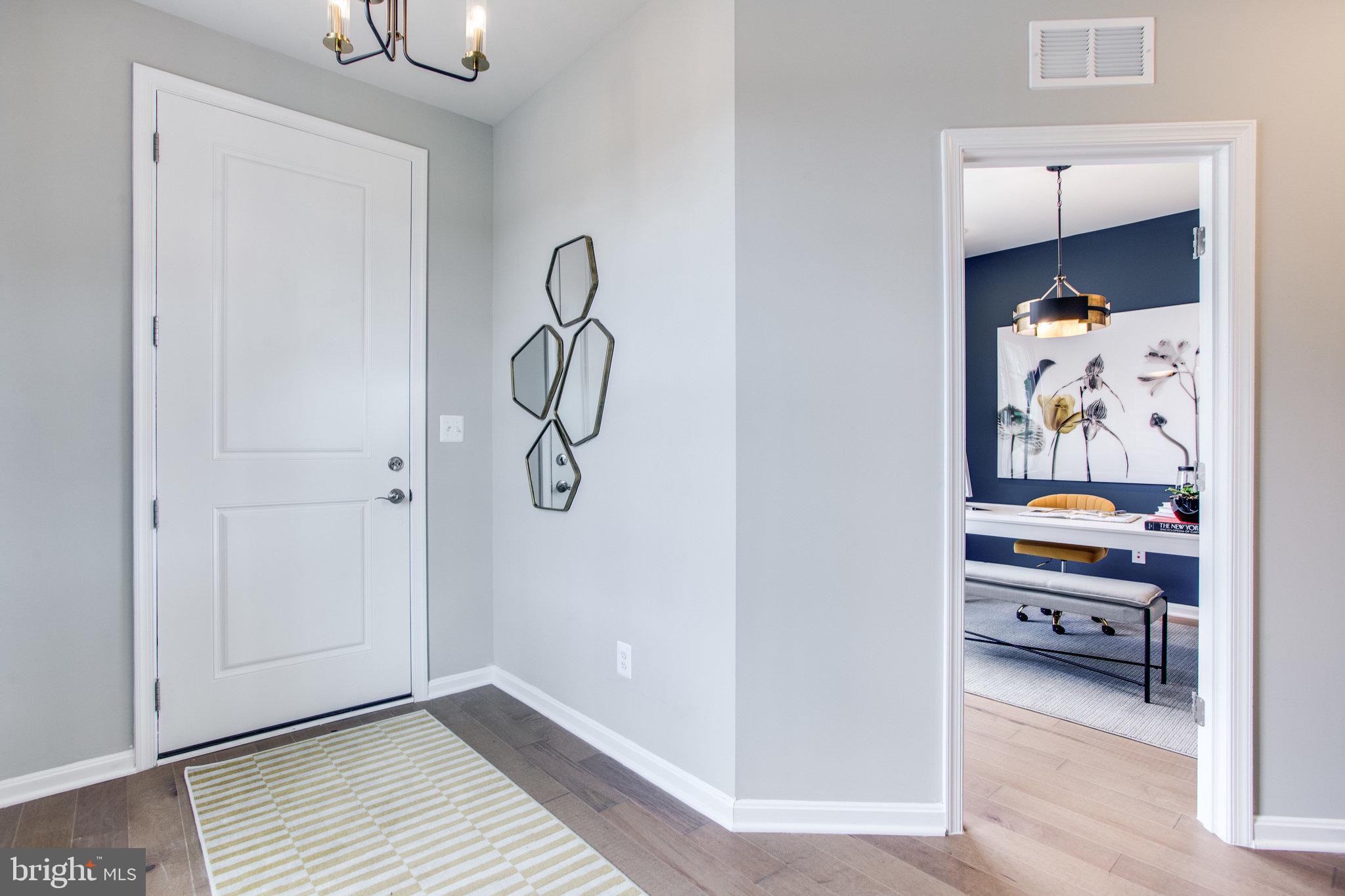 TOWNS AT MARKET COMMONS - Residential