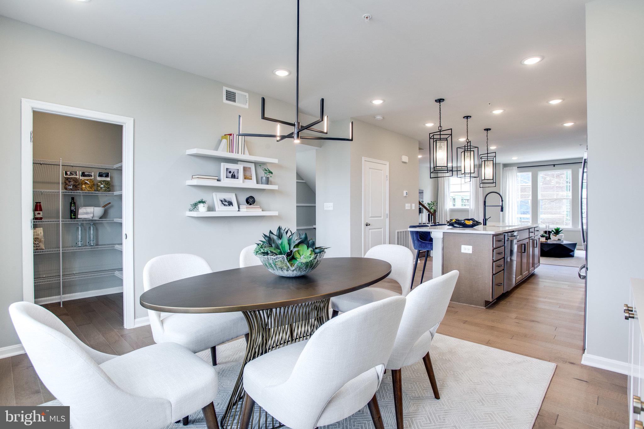 TOWNS AT MARKET COMMONS - Residential