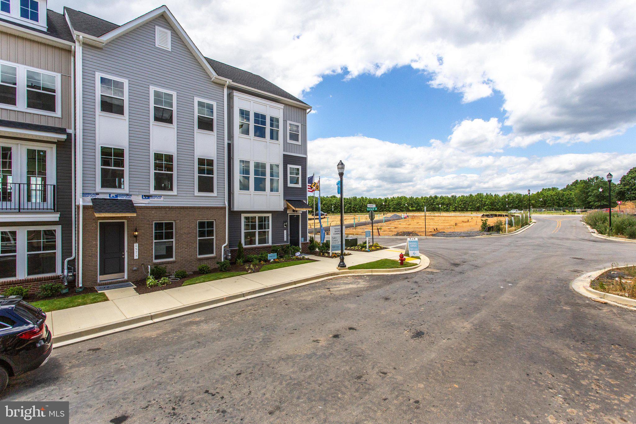 TOWNS AT MARKET COMMONS - Residential