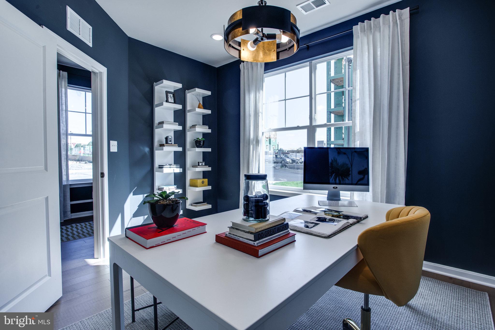 TOWNS AT MARKET COMMONS - Residential