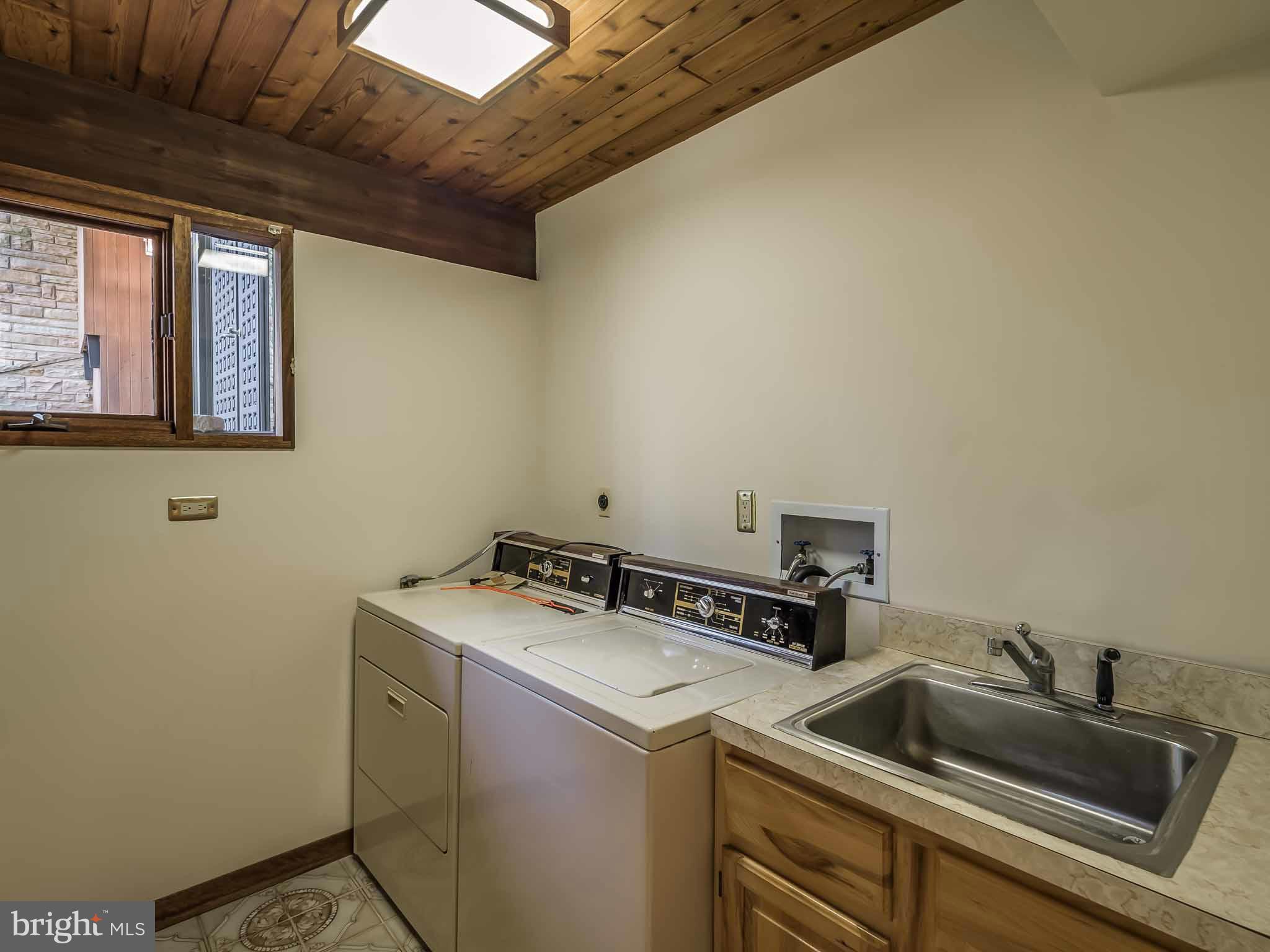 LYONS CREEK OVERLOOK - Residential