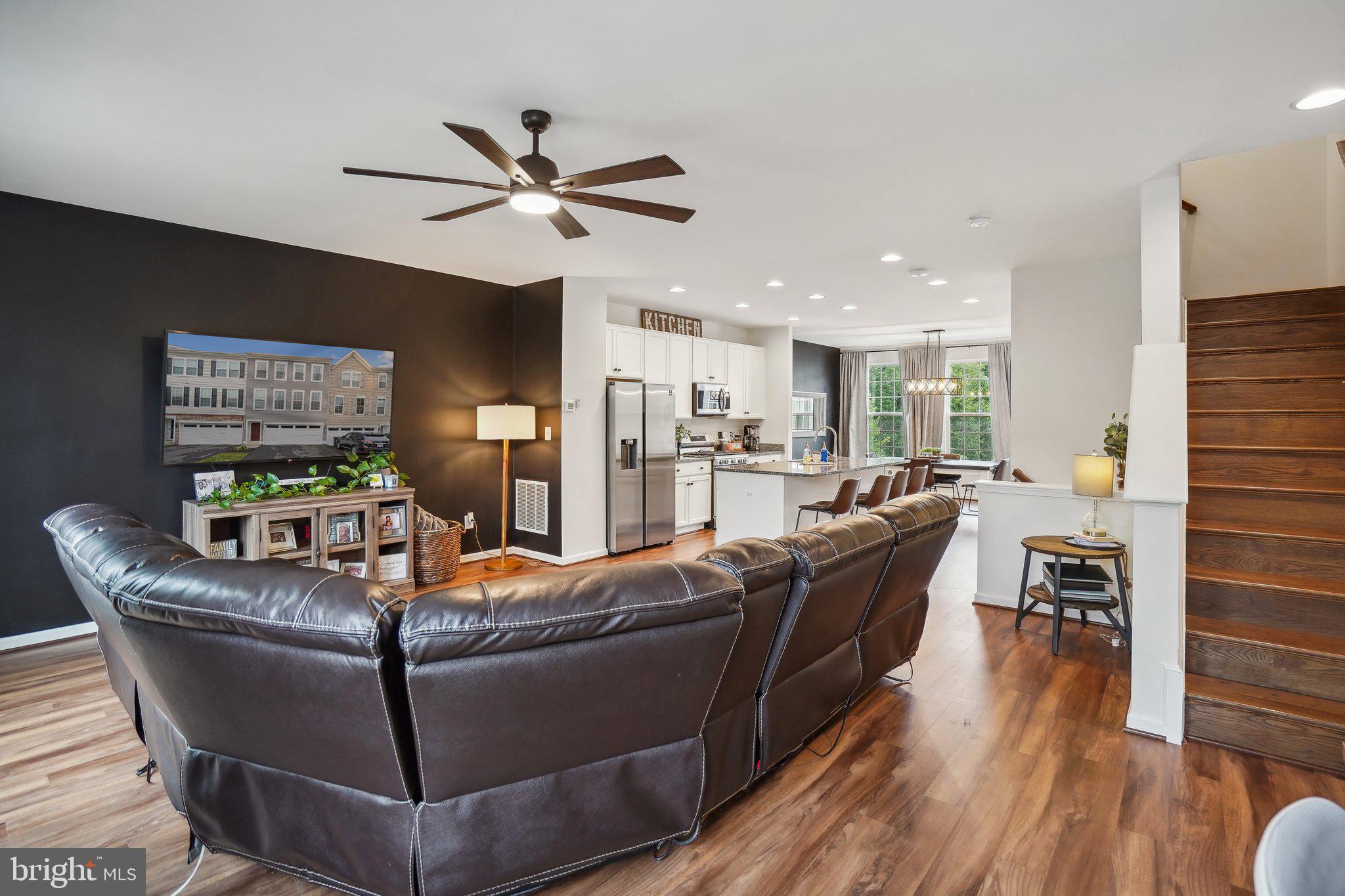 SIGNAL HILL - Residential