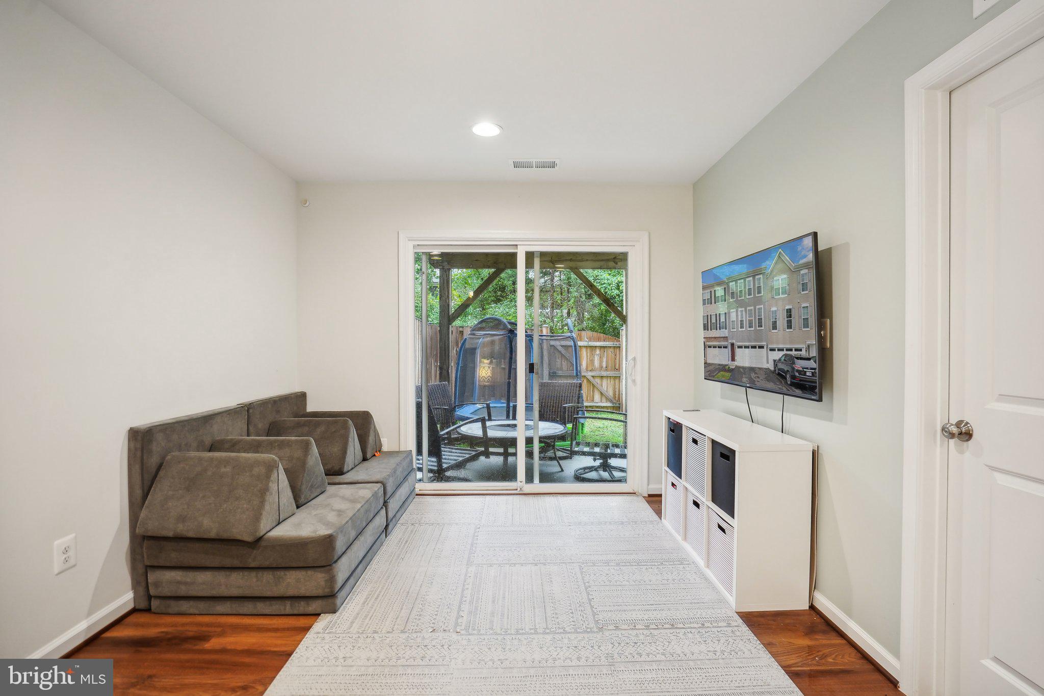 SIGNAL HILL - Residential