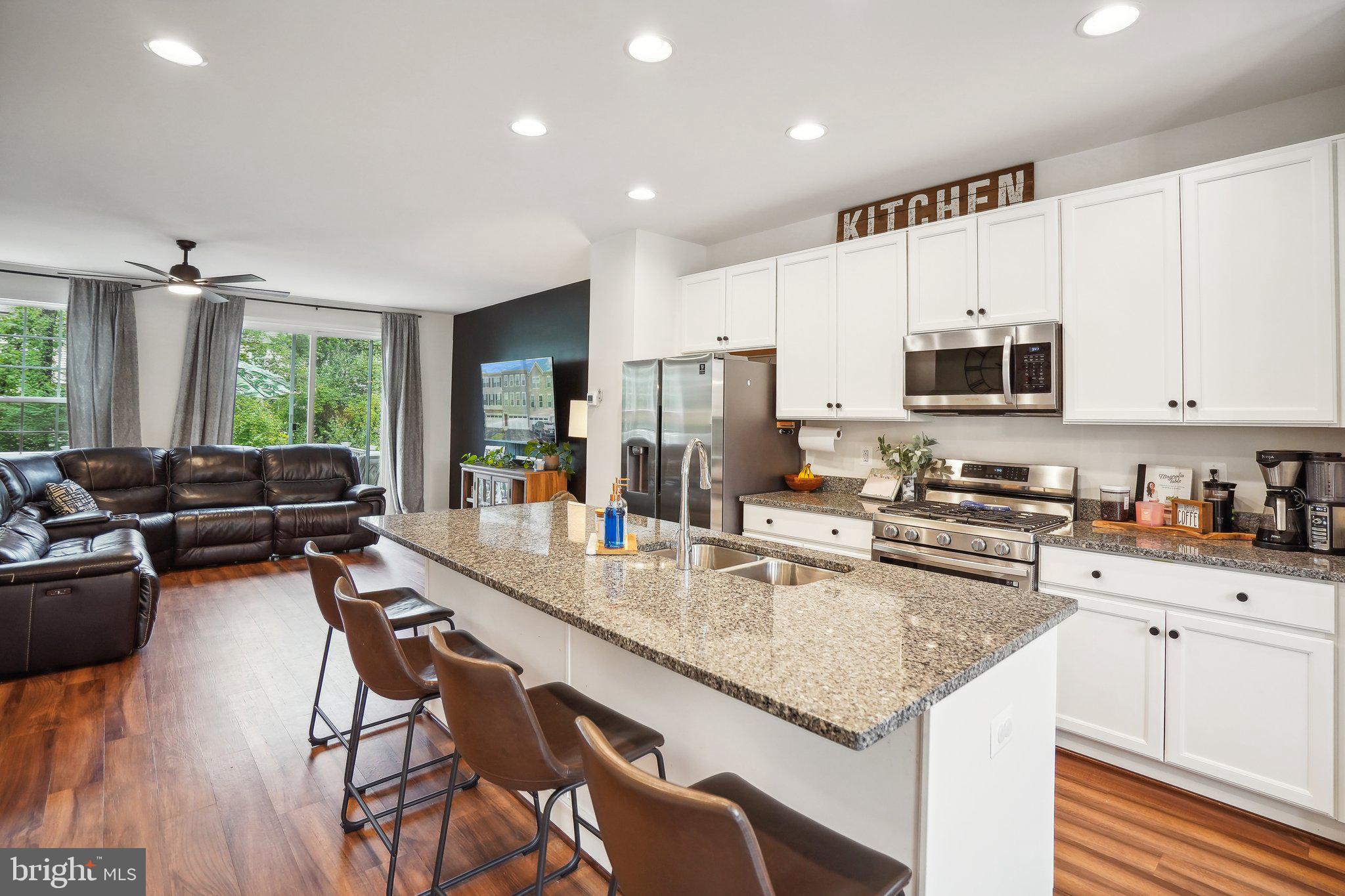 SIGNAL HILL - Residential