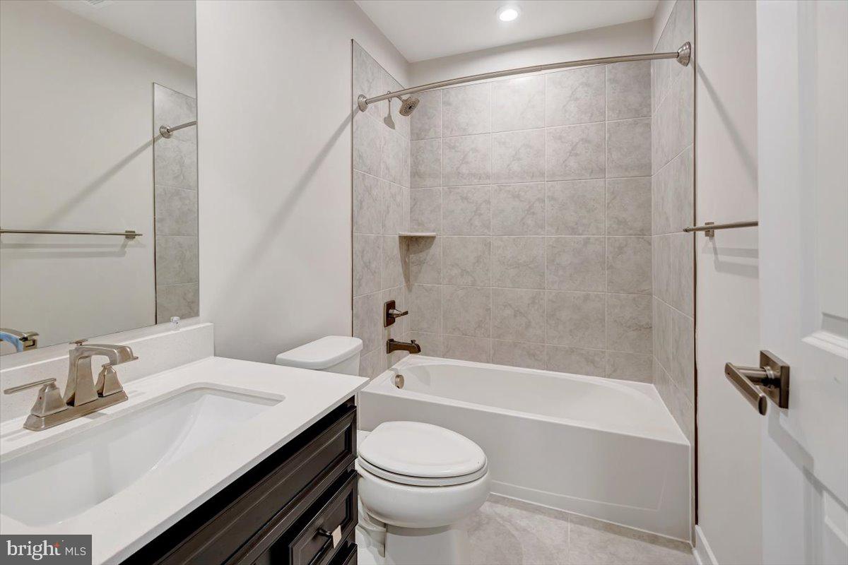 FOUNDRY STATION - Residential Lease