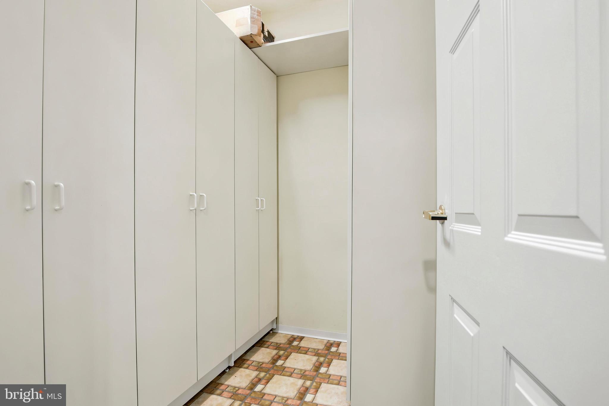 HERITAGE CR ESTS - Residential