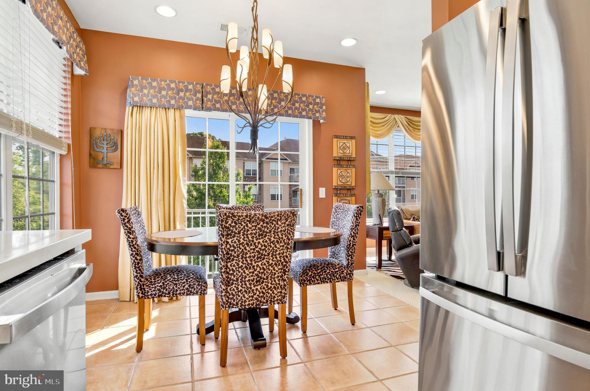 HERITAGE CR ESTS - Residential