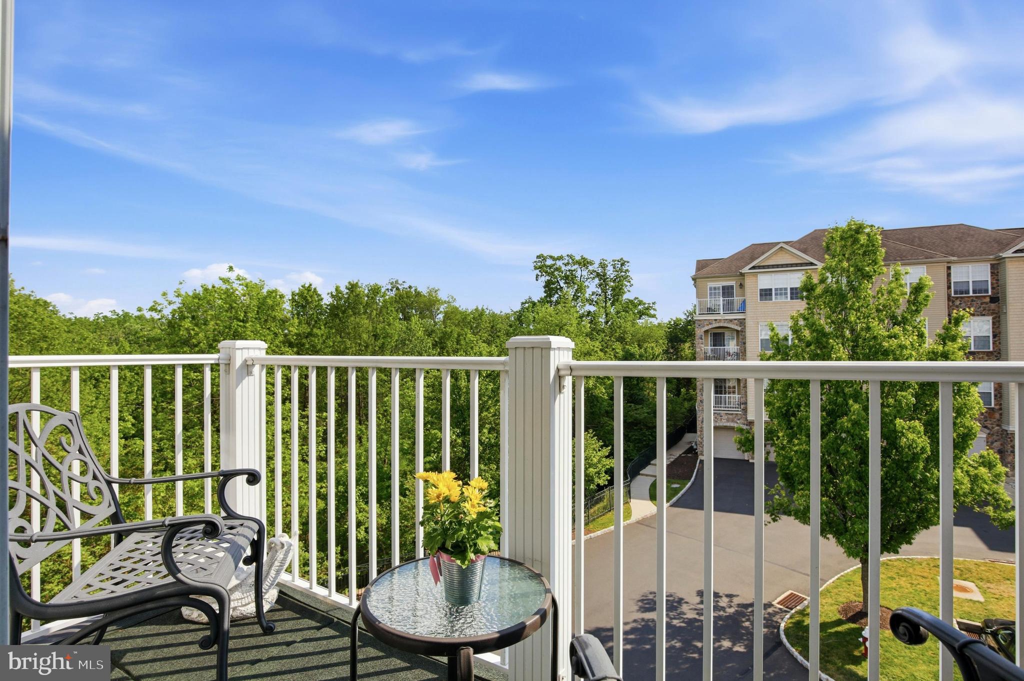 HERITAGE CR ESTS - Residential