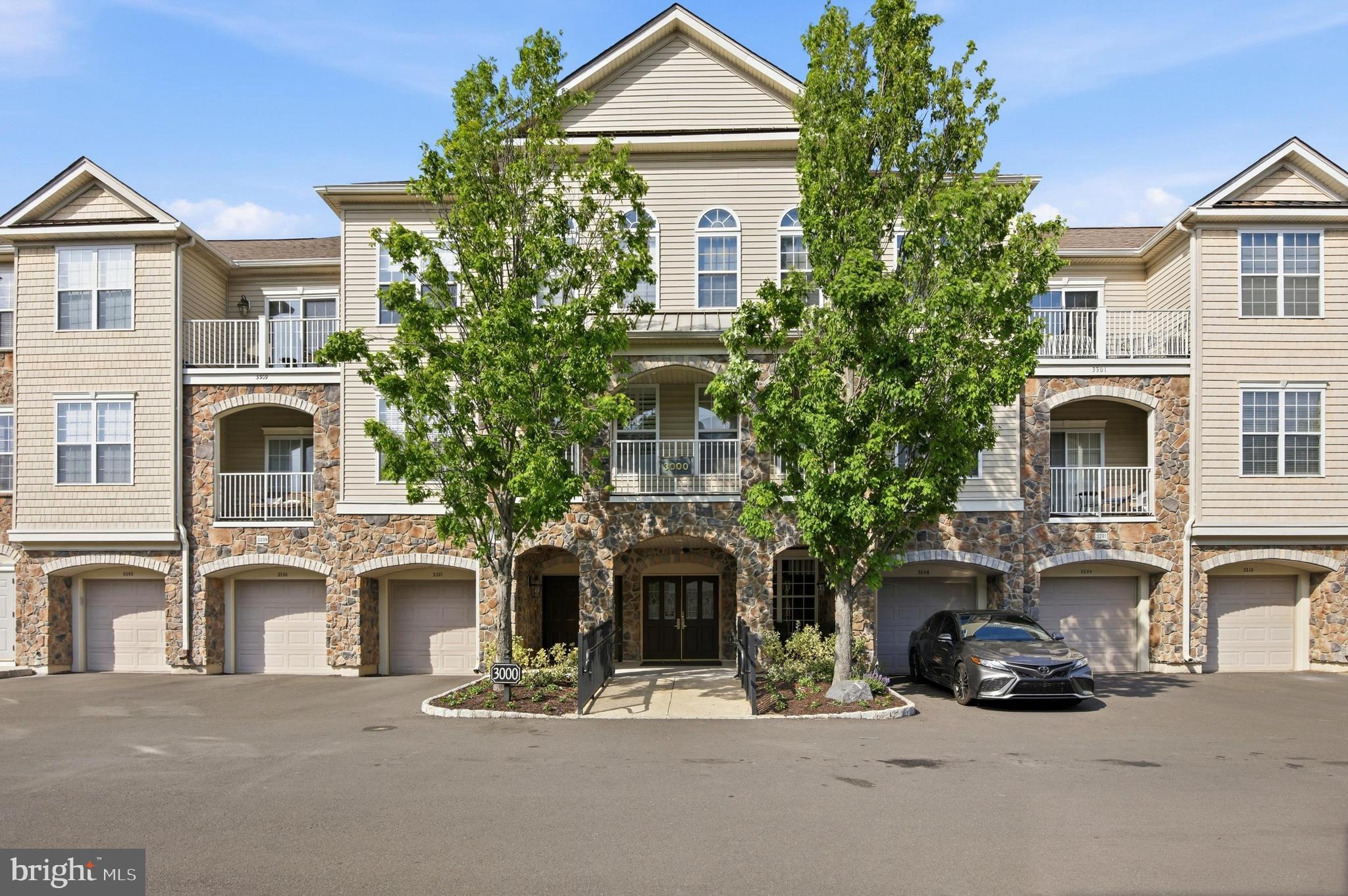 HERITAGE CR ESTS - Residential