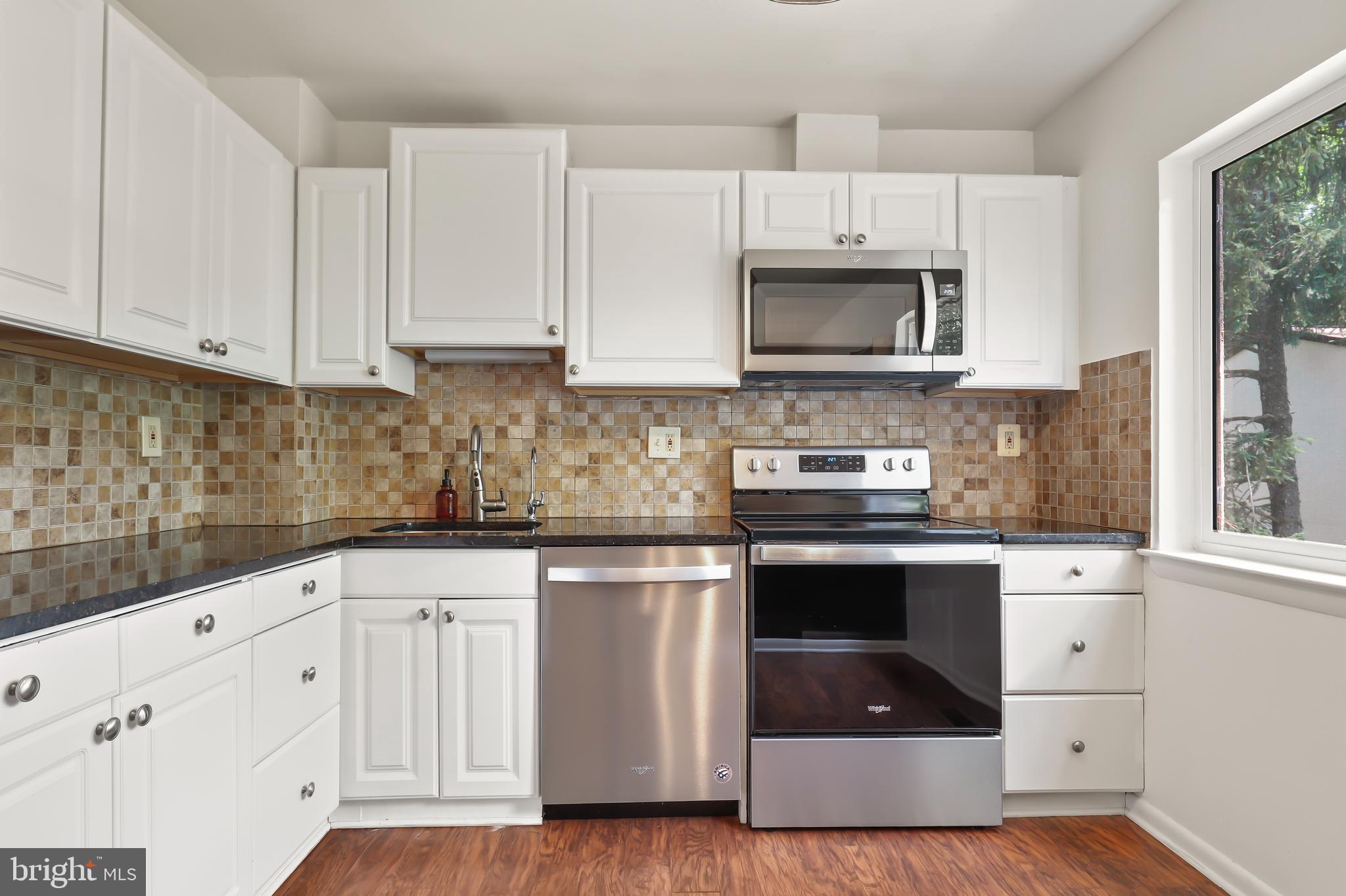 RESTON - Residential