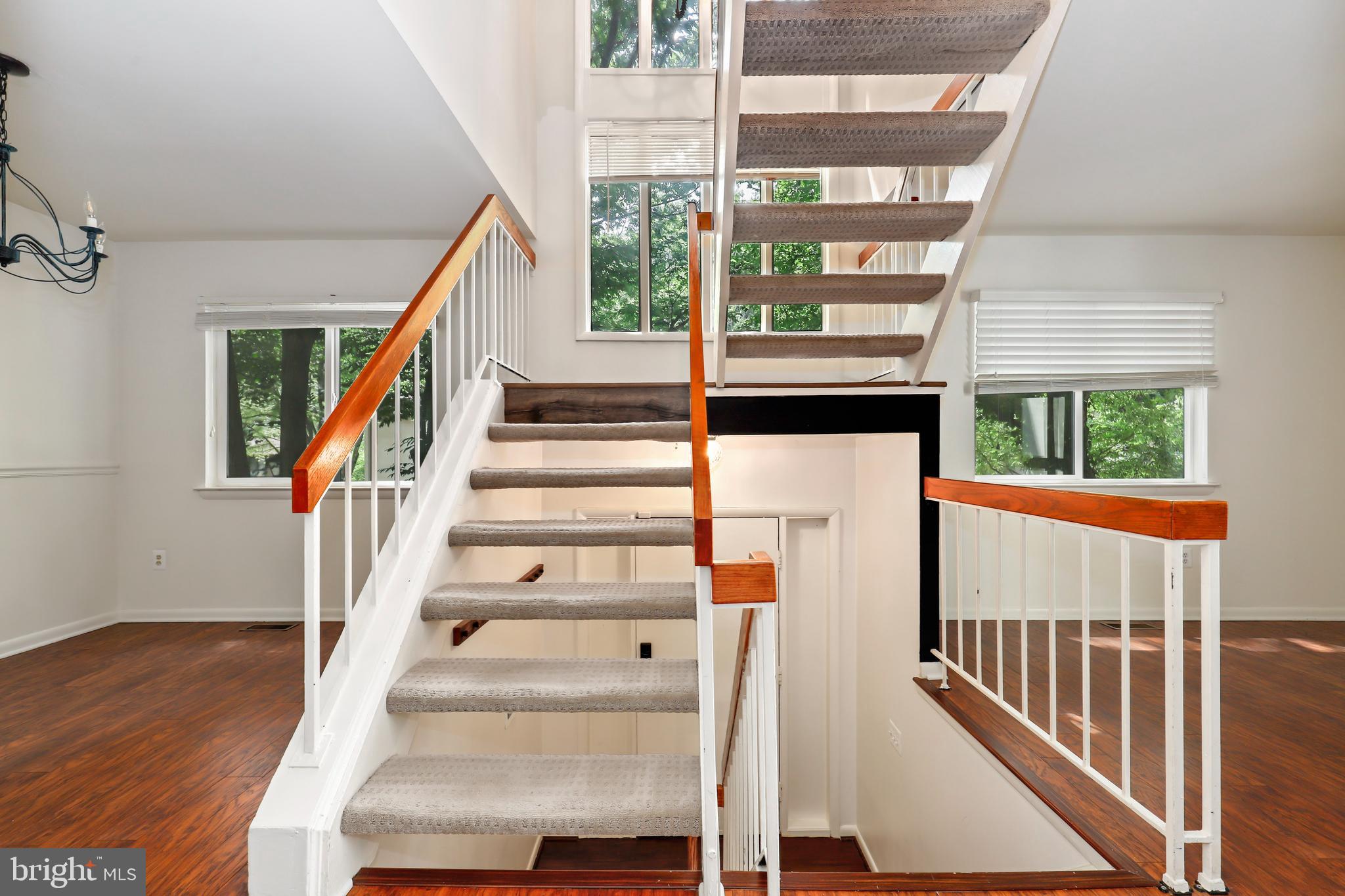 RESTON - Residential