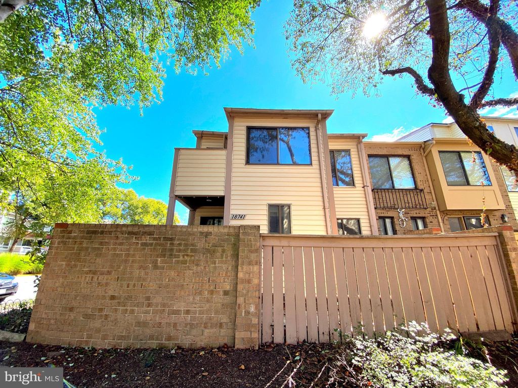 Photo of 18741 Nathans Place, MONTGOMERY VILLAGE, MD 20886 (MLS # MDMC2198800)