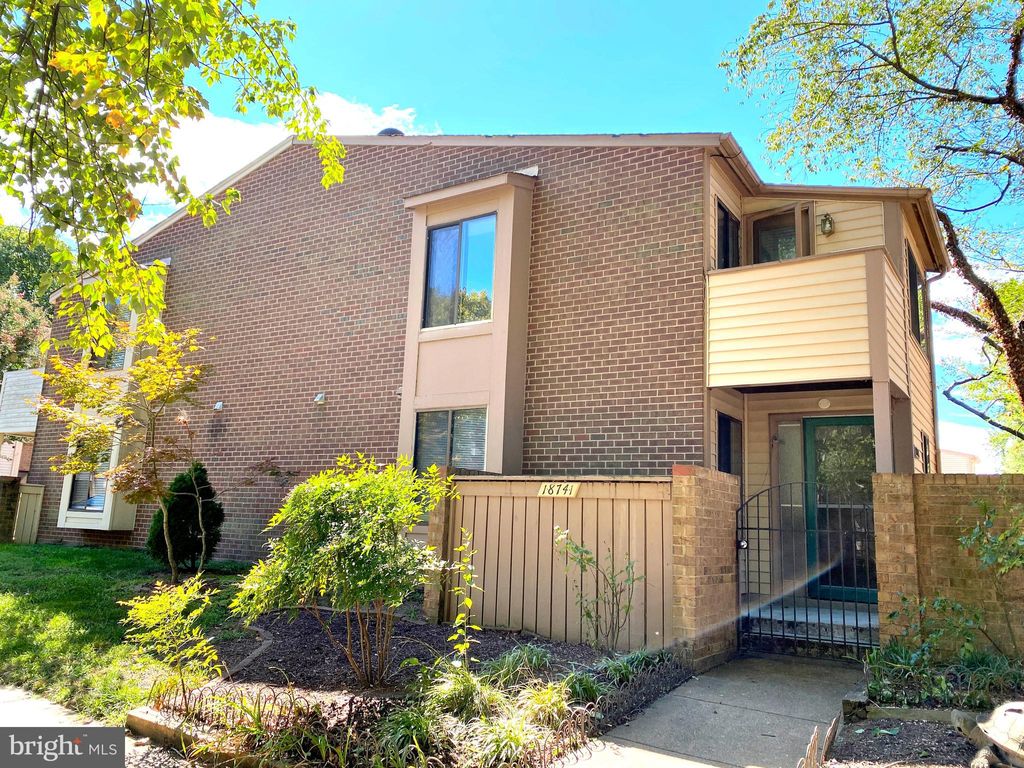 Photo of 18741 Nathans Place, MONTGOMERY VILLAGE, MD 20886 (MLS # MDMC2198800)