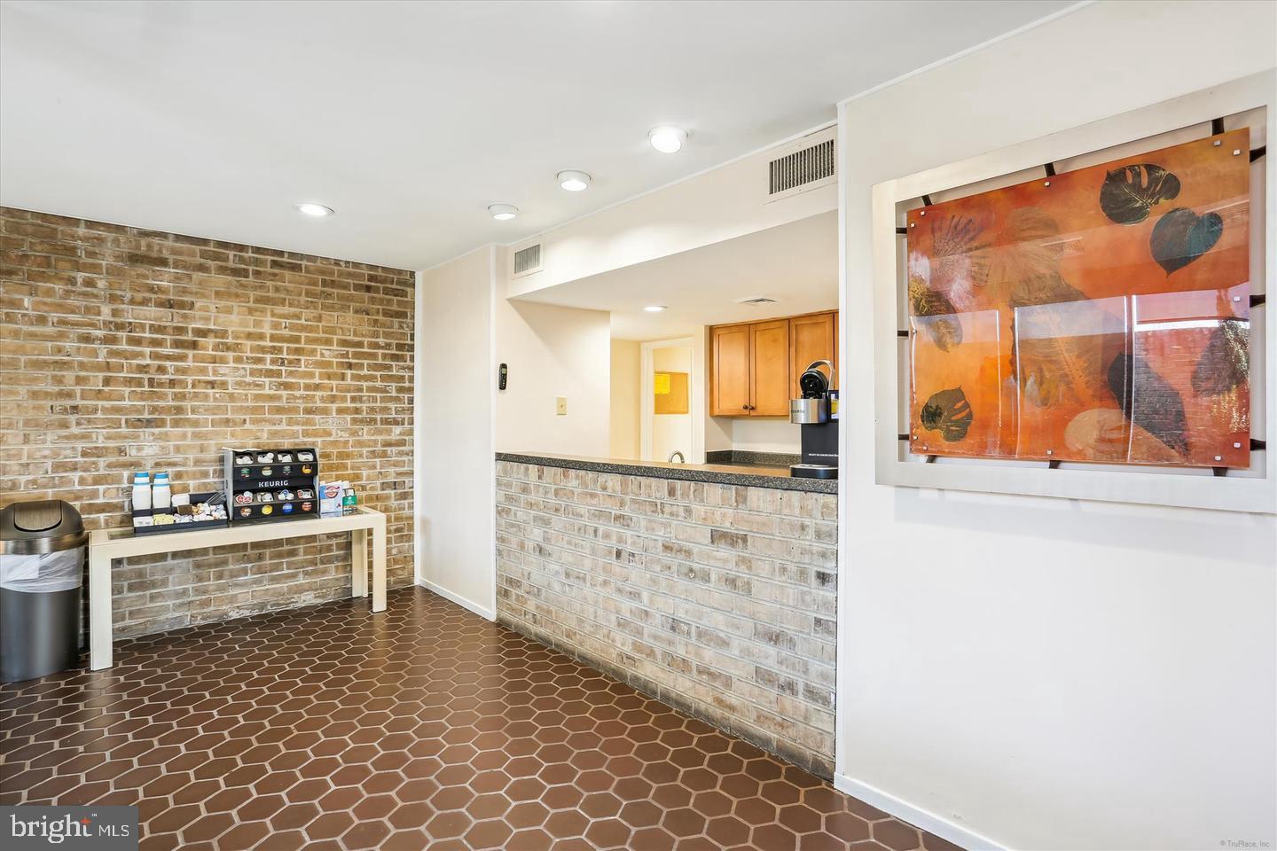 SUMNER VILLAGE - Residential