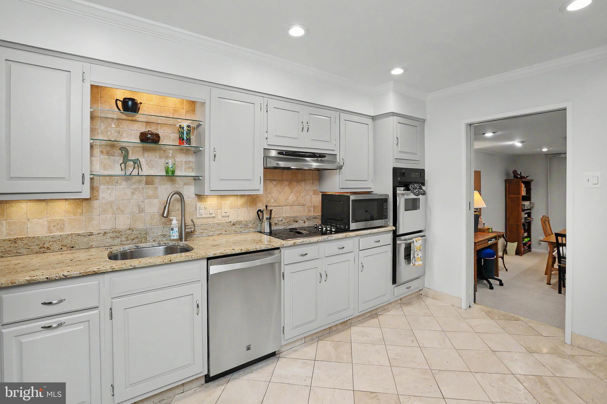 SUMNER VILLAGE - Residential