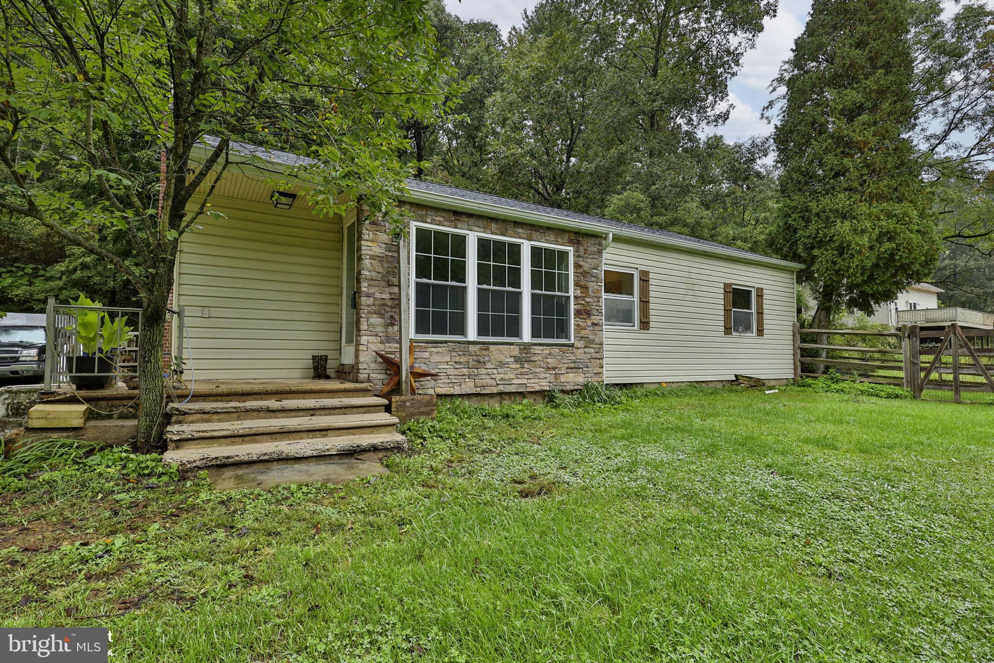 2865 HEMLOCK STREET