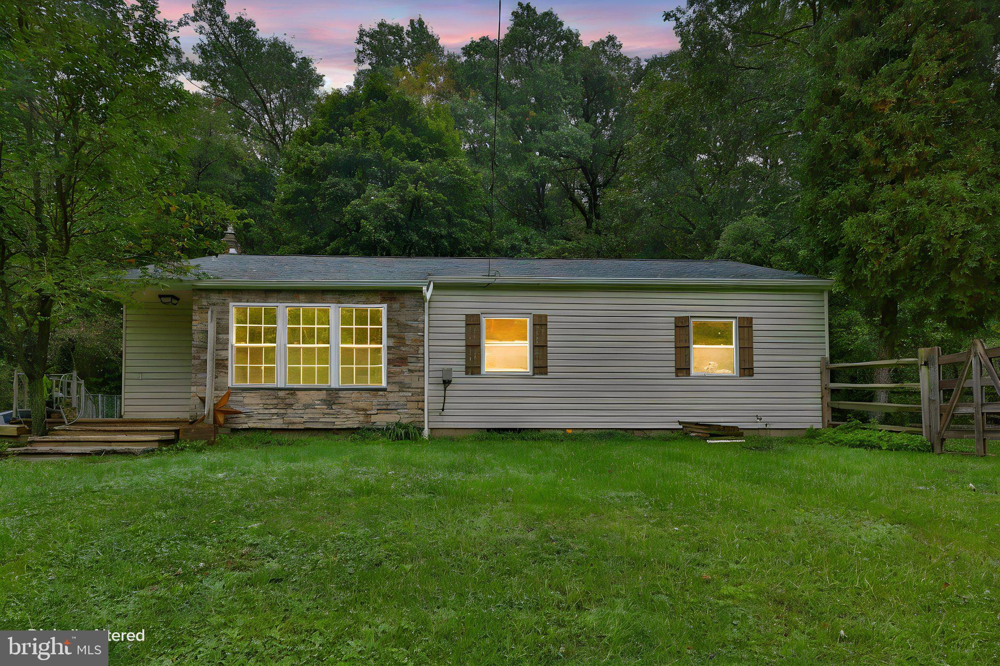 2865 HEMLOCK STREET