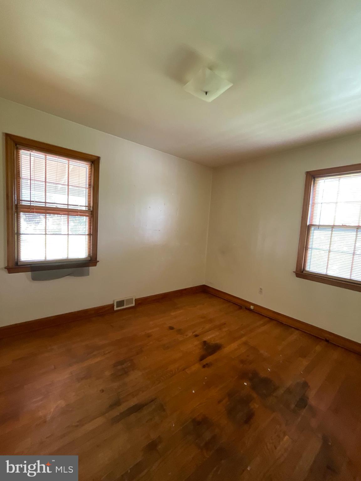 ROLAND TERRACE - Residential