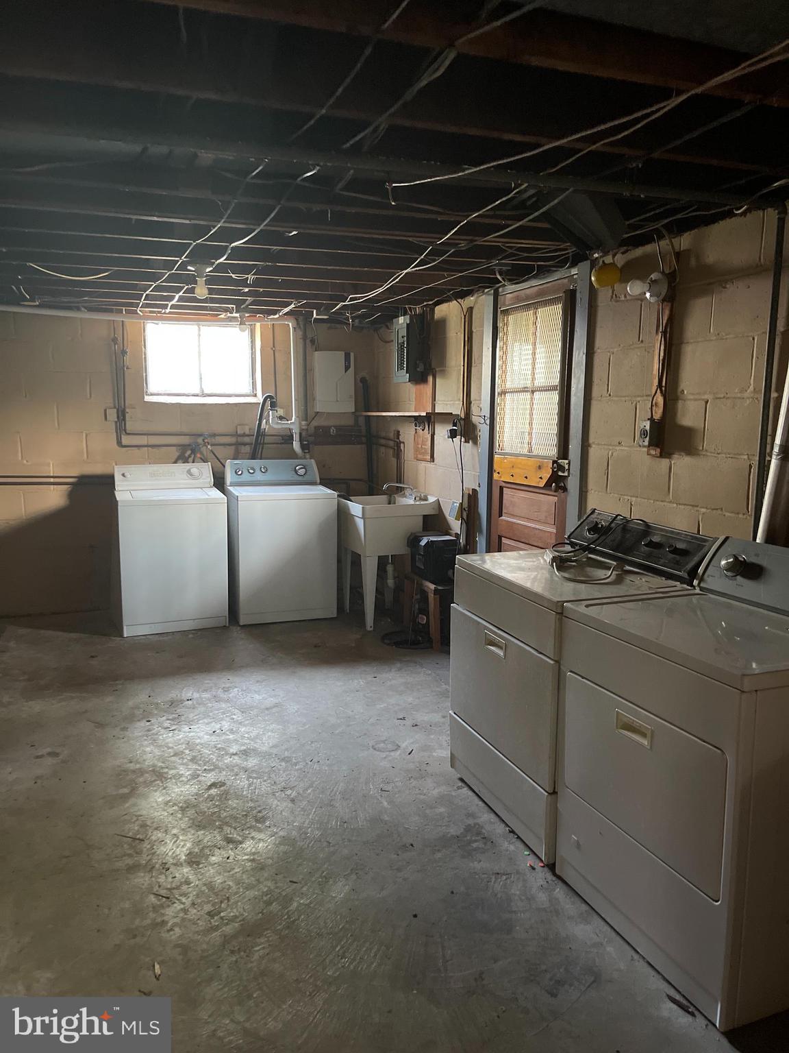 ROLAND TERRACE - Residential