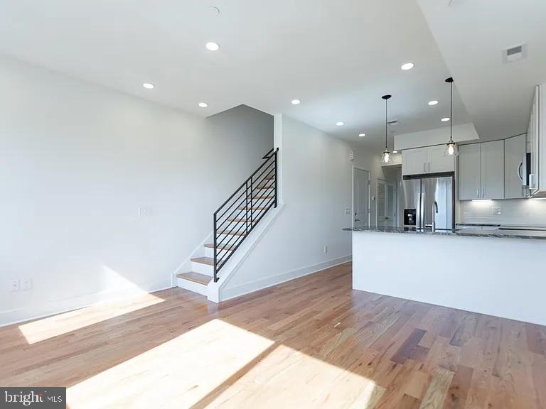 KENSINGTON - Residential Lease