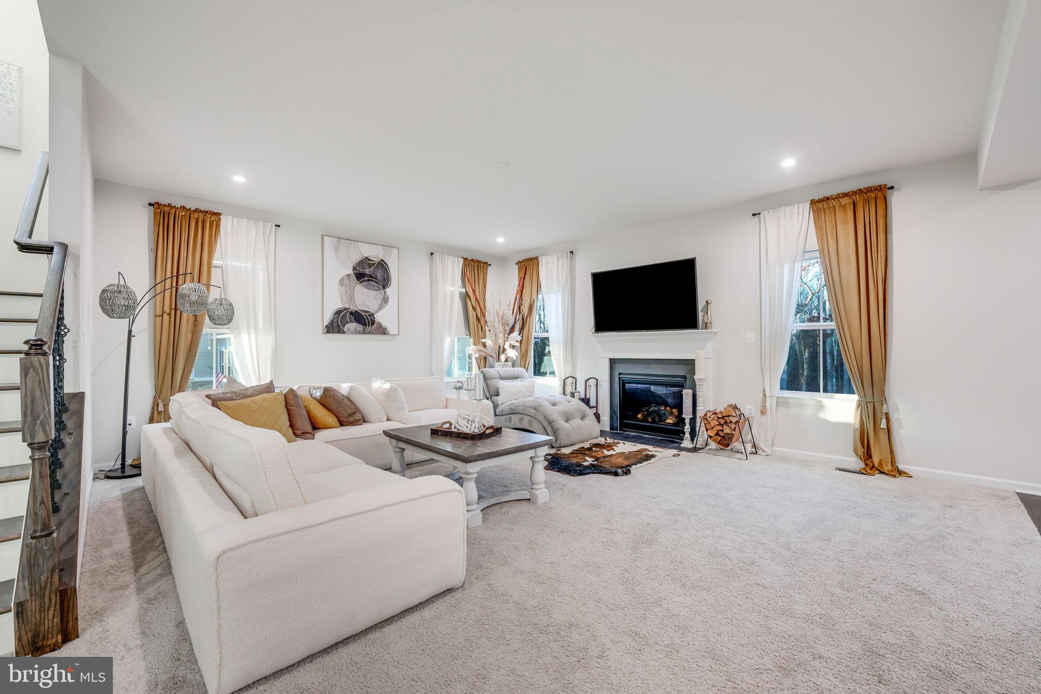 FAWN LAKE - Residential