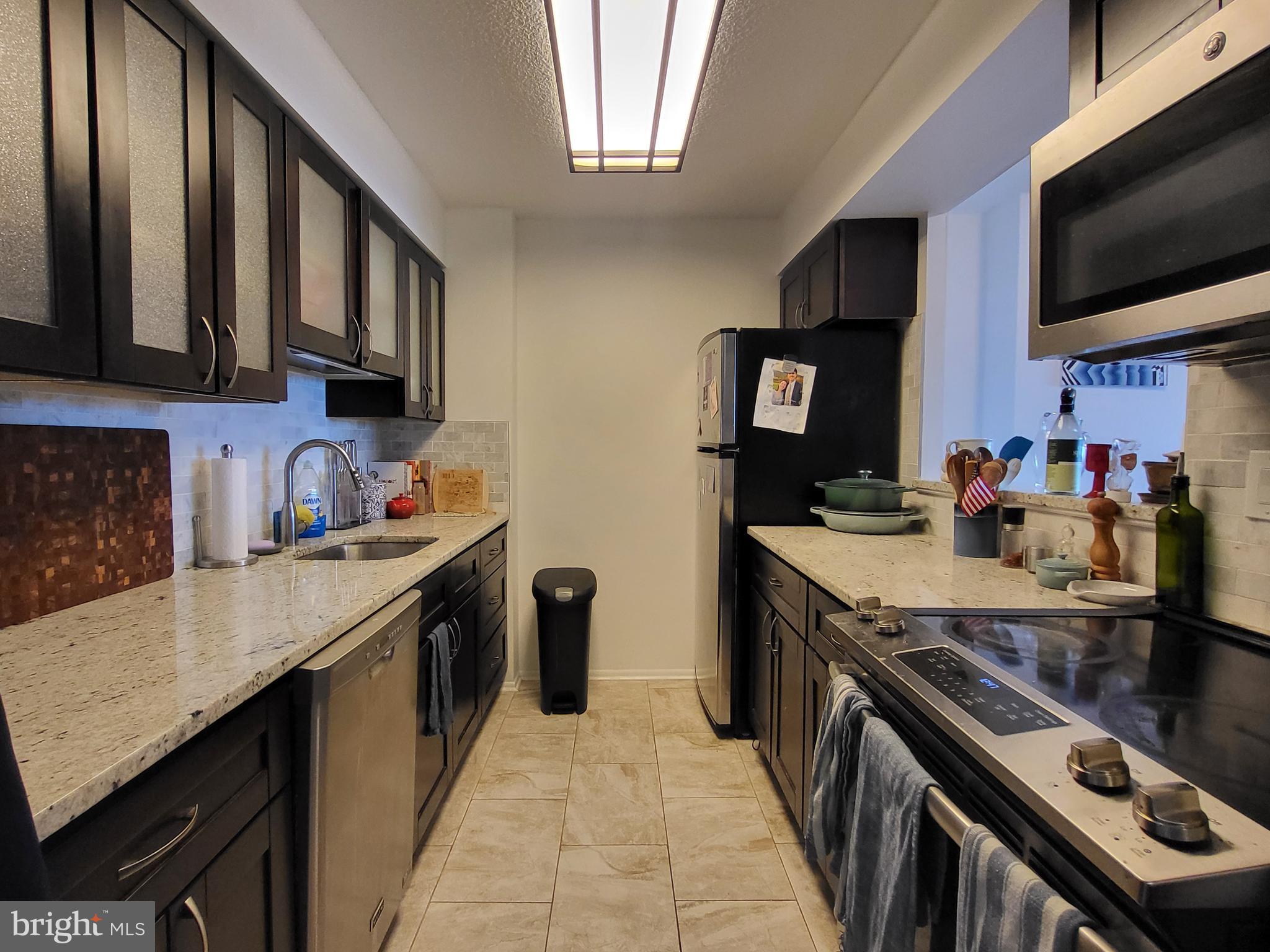 AVENUE OF THE ARTS - Residential Lease