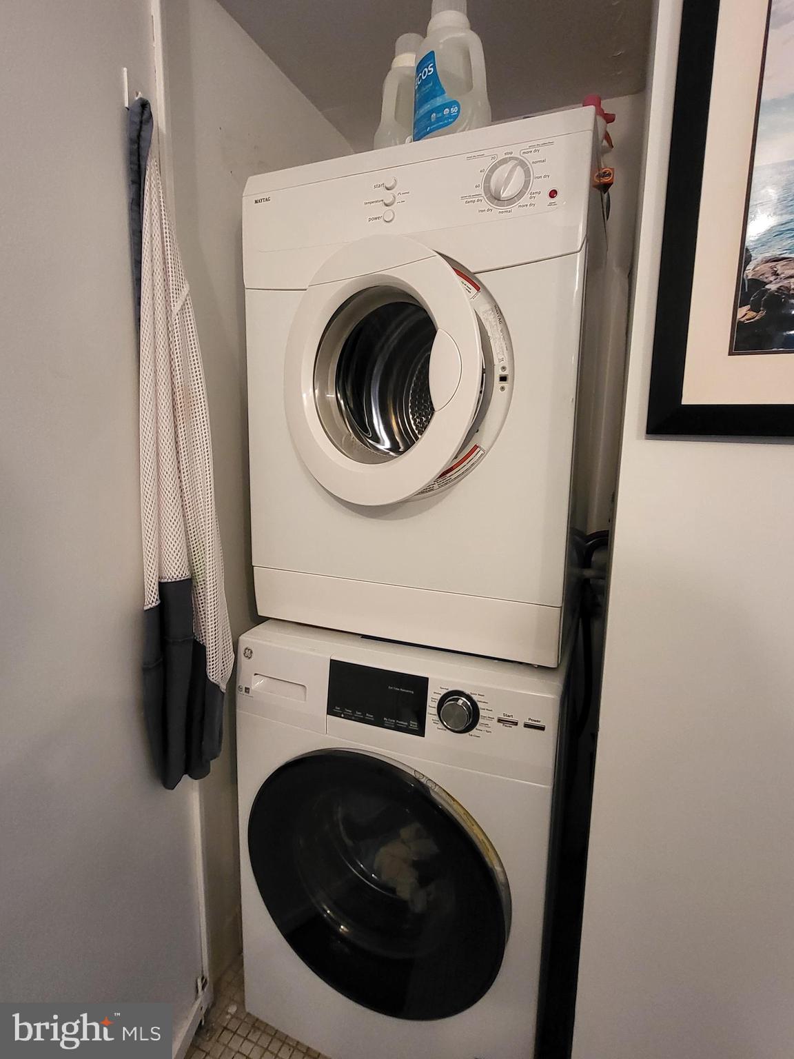 AVENUE OF THE ARTS - Residential Lease