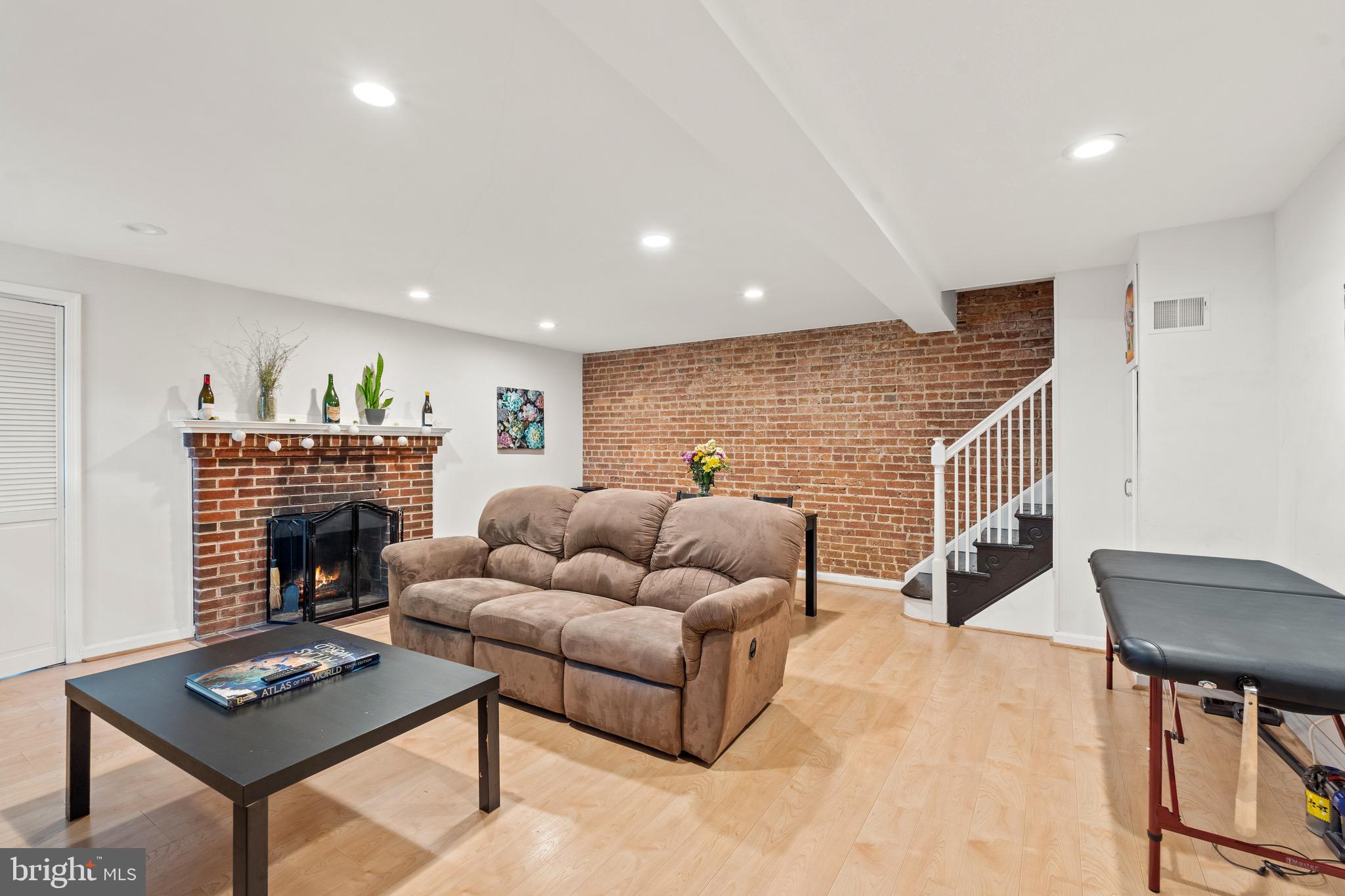 GLOVER PARK - Residential Lease
