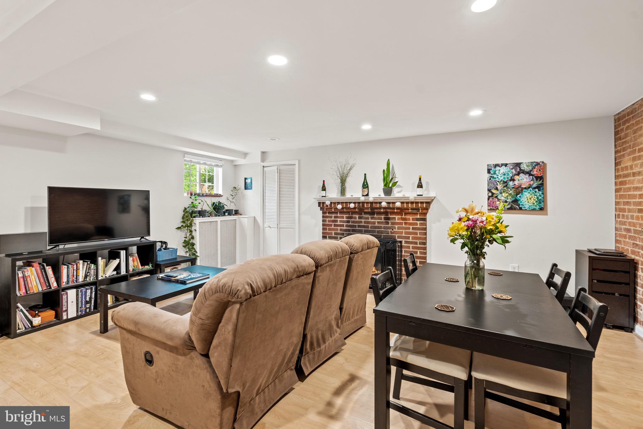 GLOVER PARK - Residential Lease