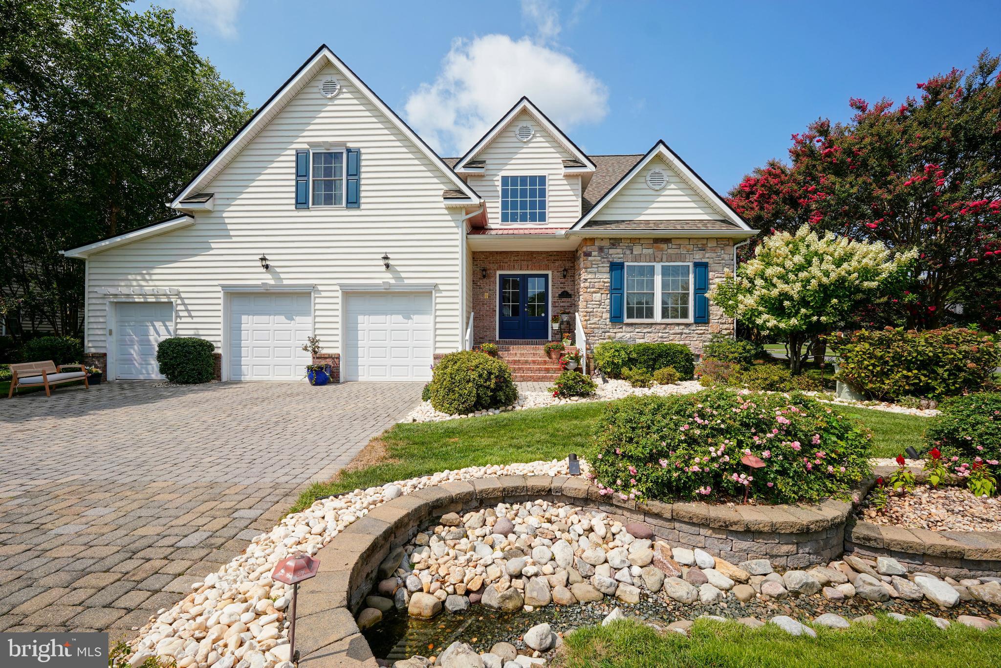 2 CEDAR GROVE COURT