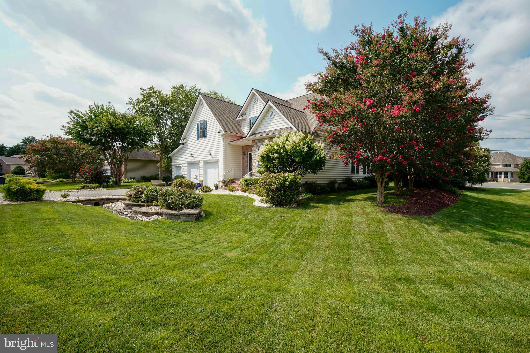 2 CEDAR GROVE COURT