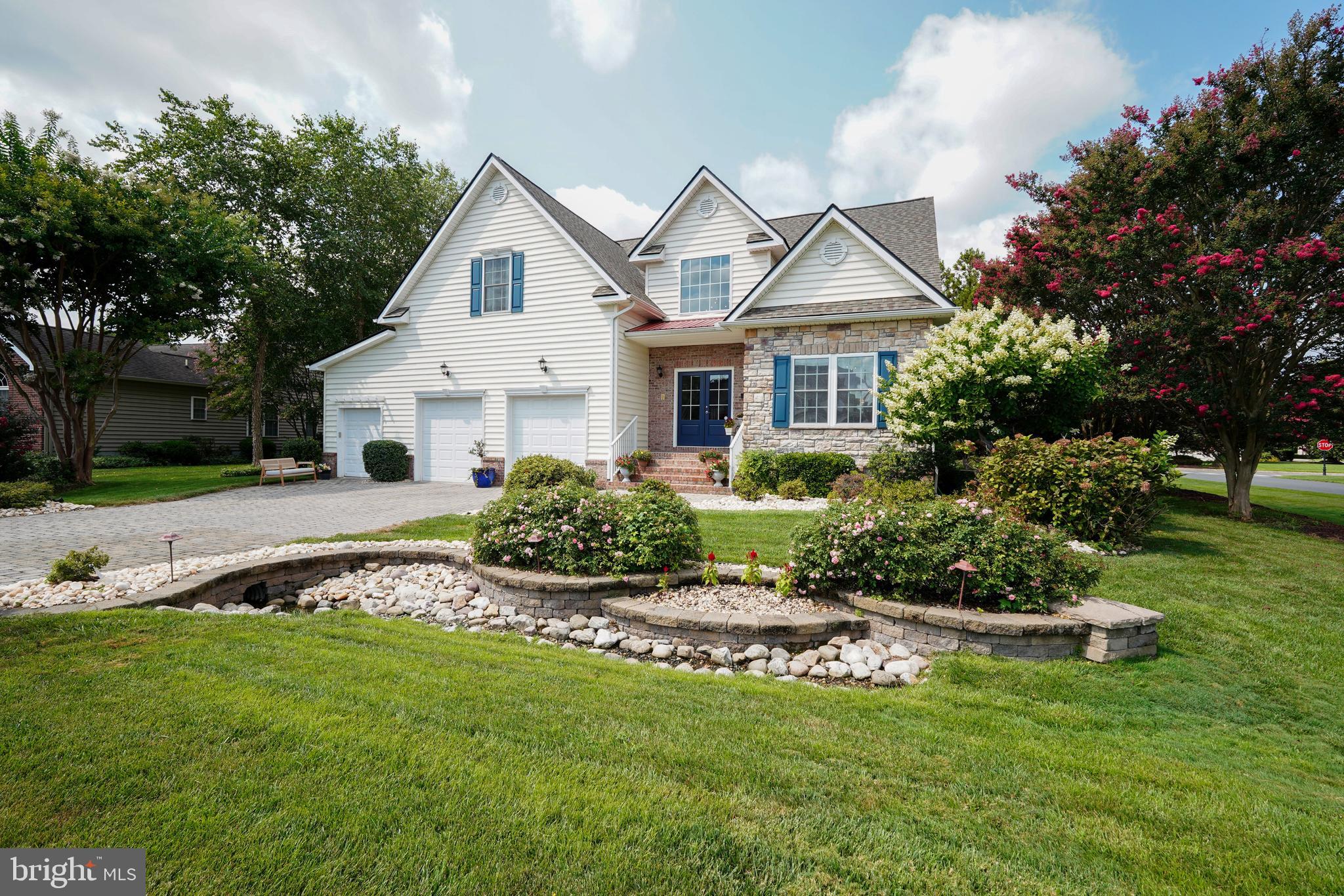 2 CEDAR GROVE COURT