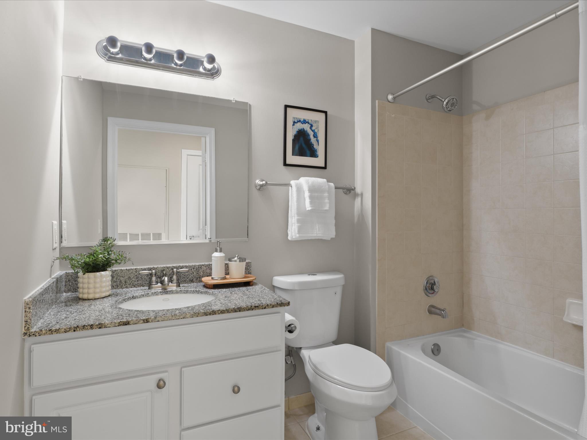 ECLIPSE ON CENTER PARK - Residential