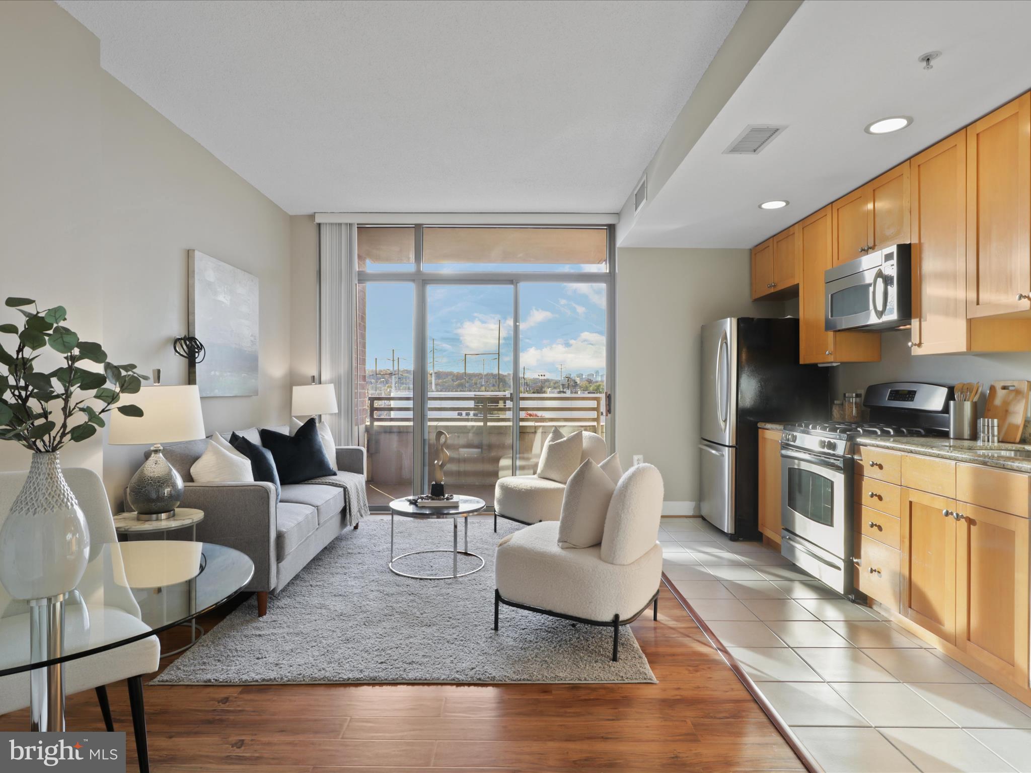 ECLIPSE ON CENTER PARK - Residential