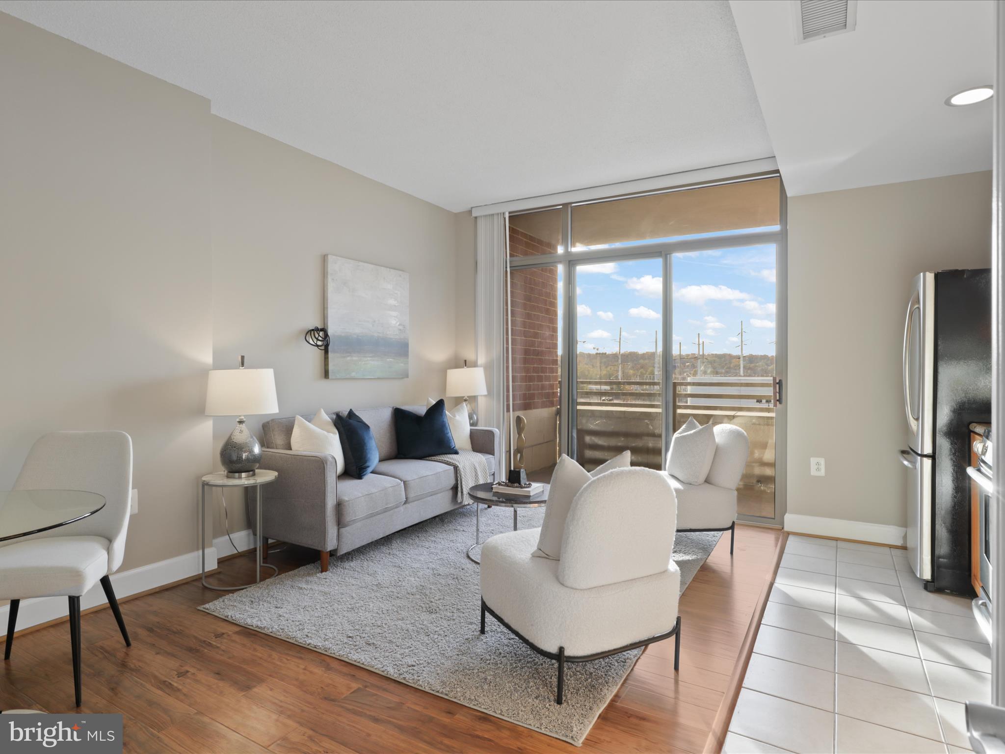 ECLIPSE ON CENTER PARK - Residential