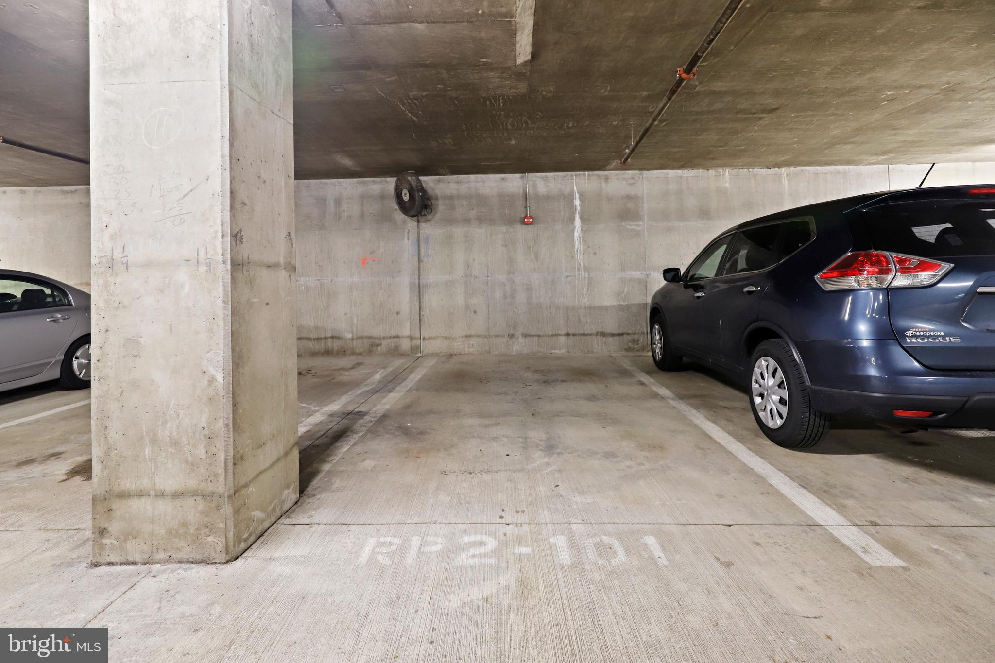 ECLIPSE ON CENTER PARK - Residential