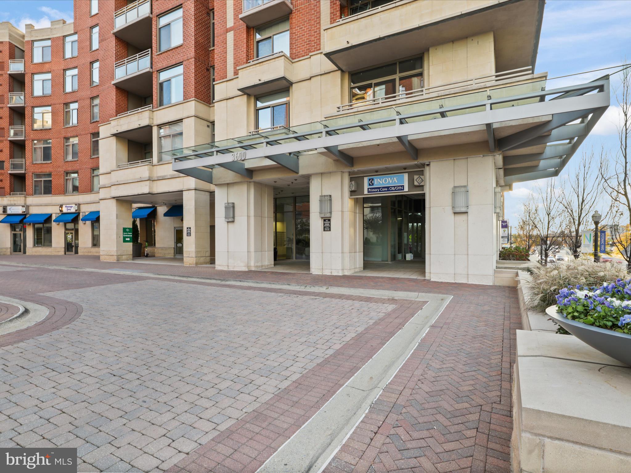 ECLIPSE ON CENTER PARK - Residential