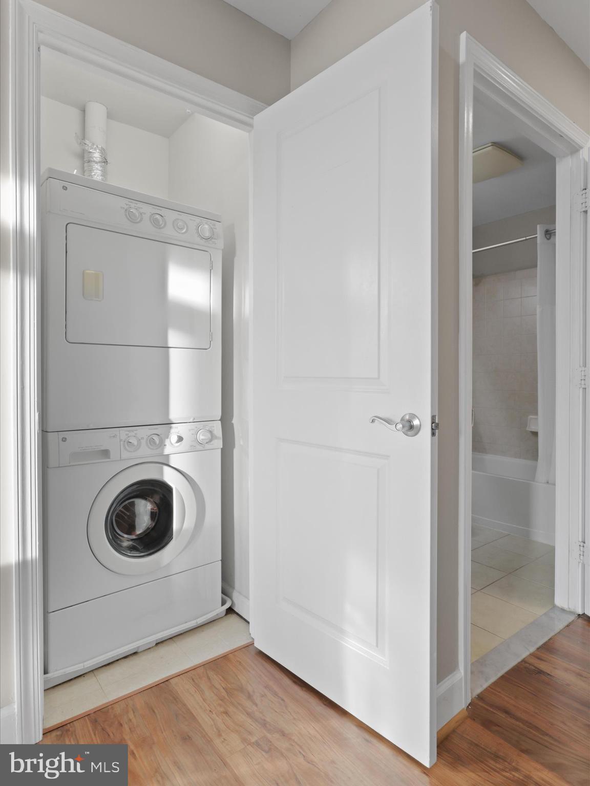 ECLIPSE ON CENTER PARK - Residential