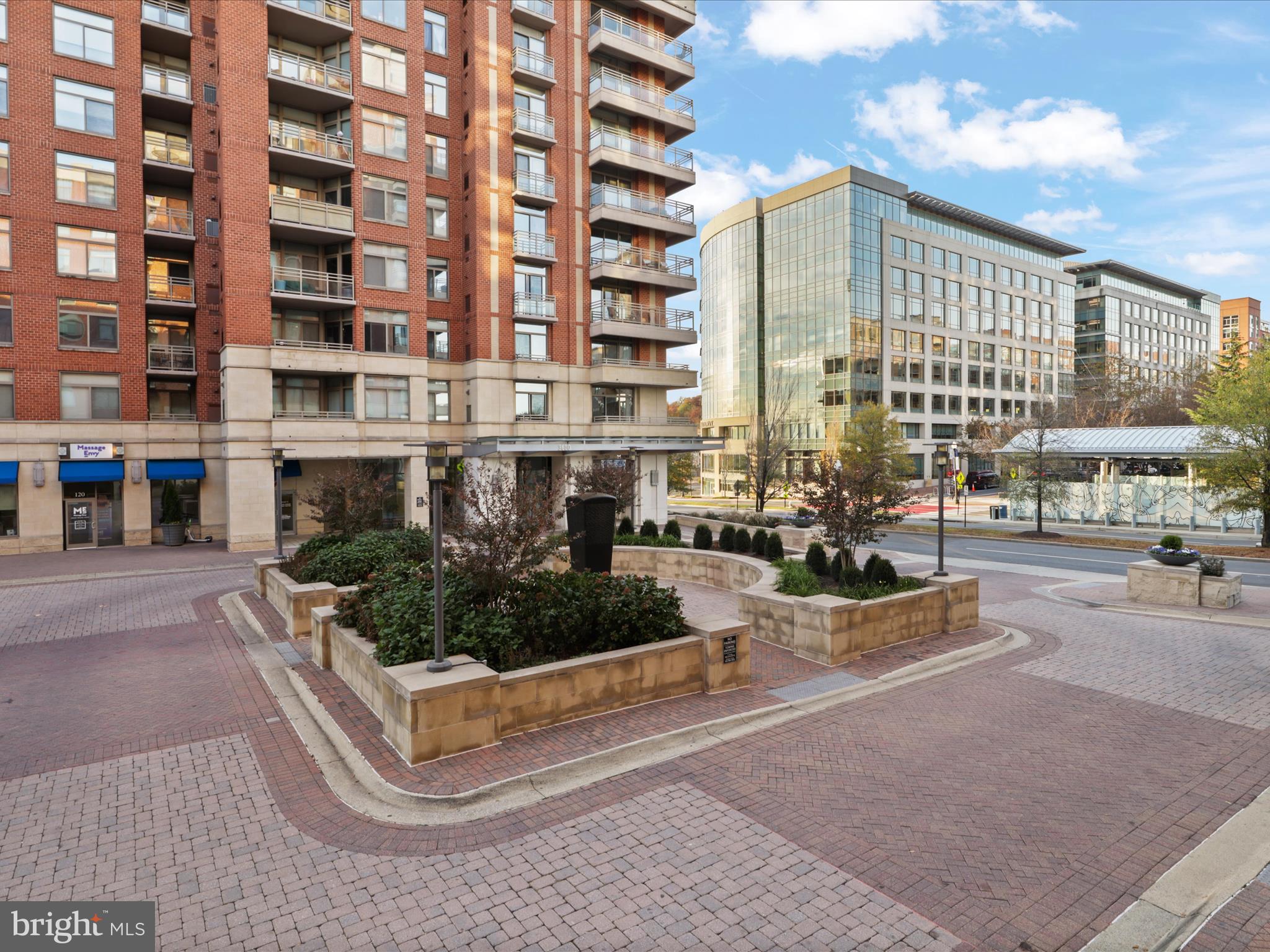 ECLIPSE ON CENTER PARK - Residential