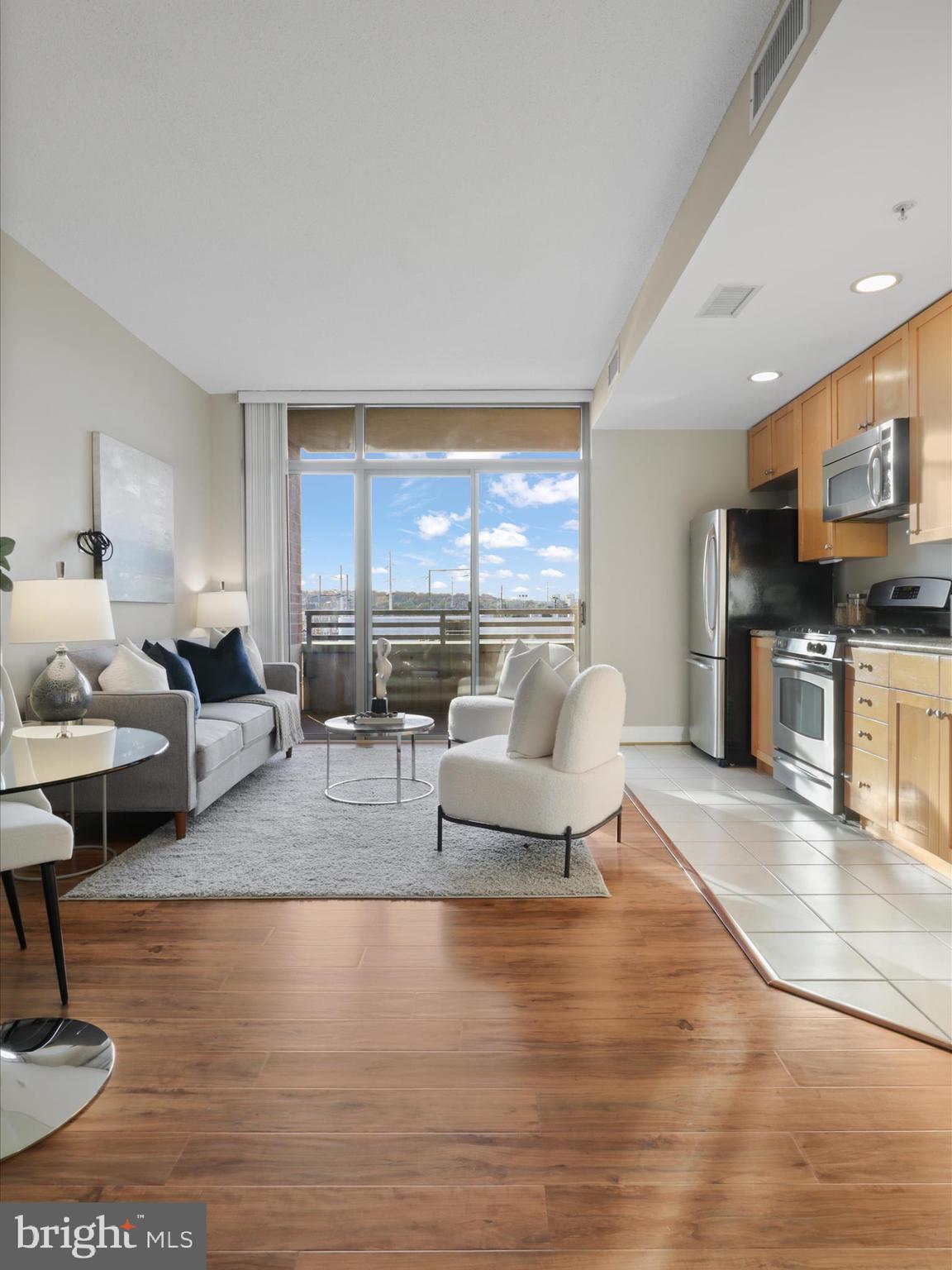 ECLIPSE ON CENTER PARK - Residential