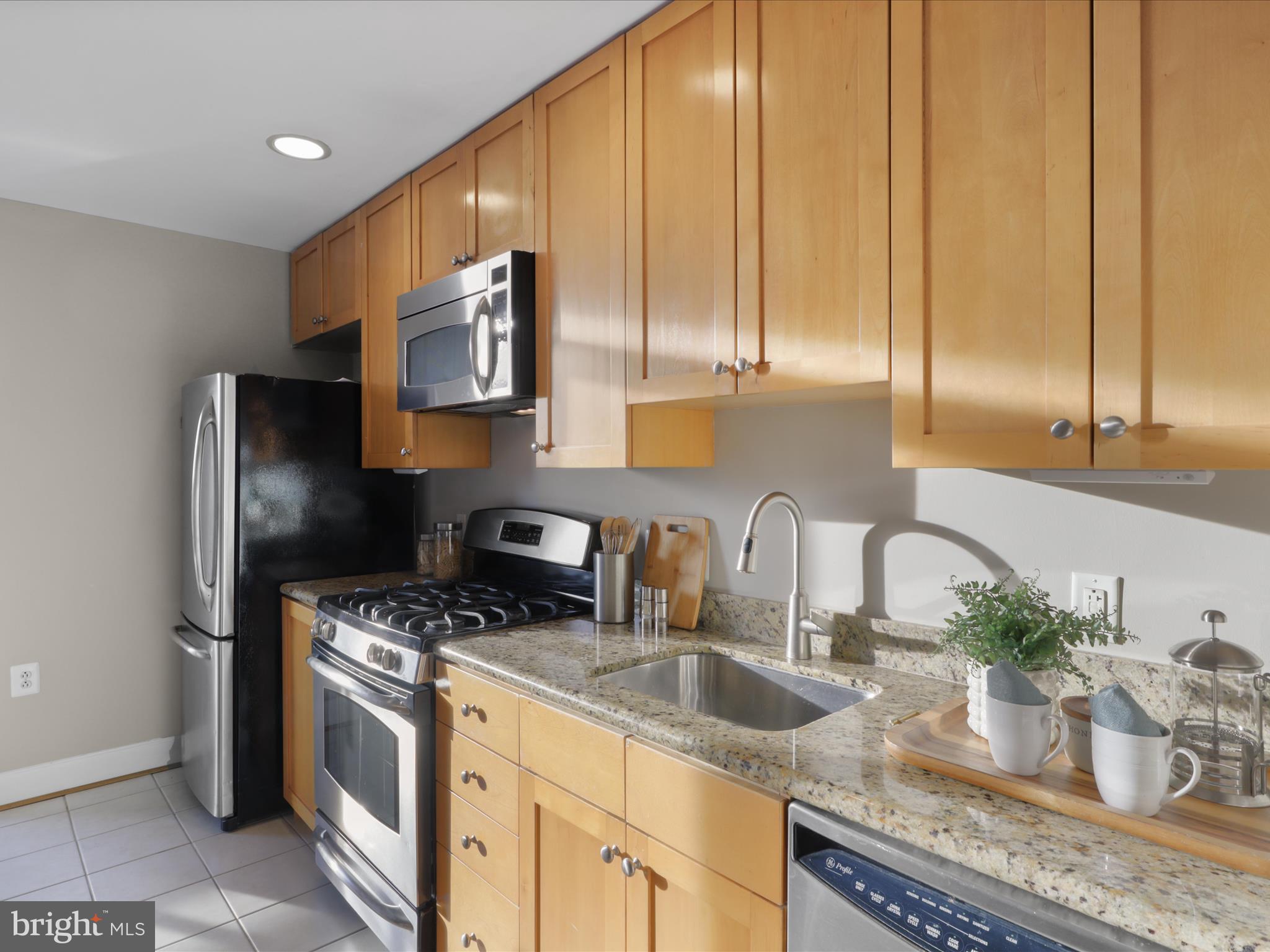 ECLIPSE ON CENTER PARK - Residential