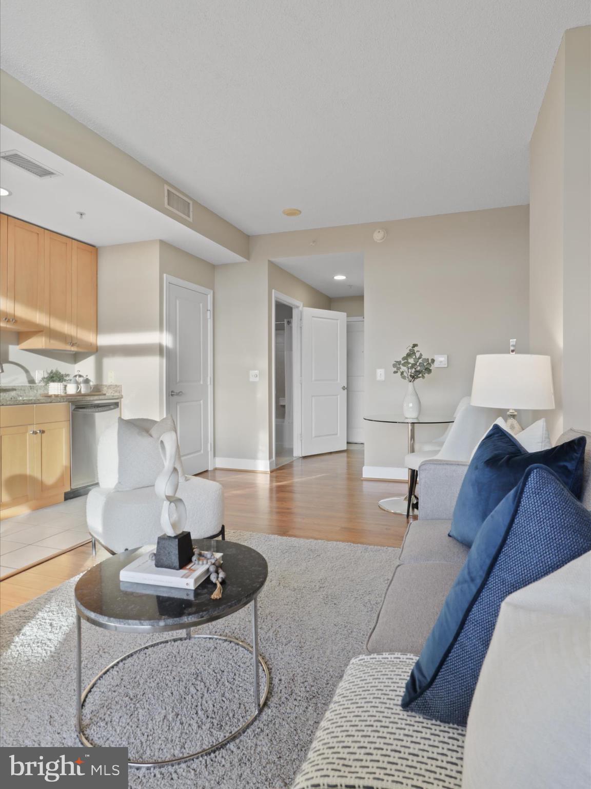 ECLIPSE ON CENTER PARK - Residential