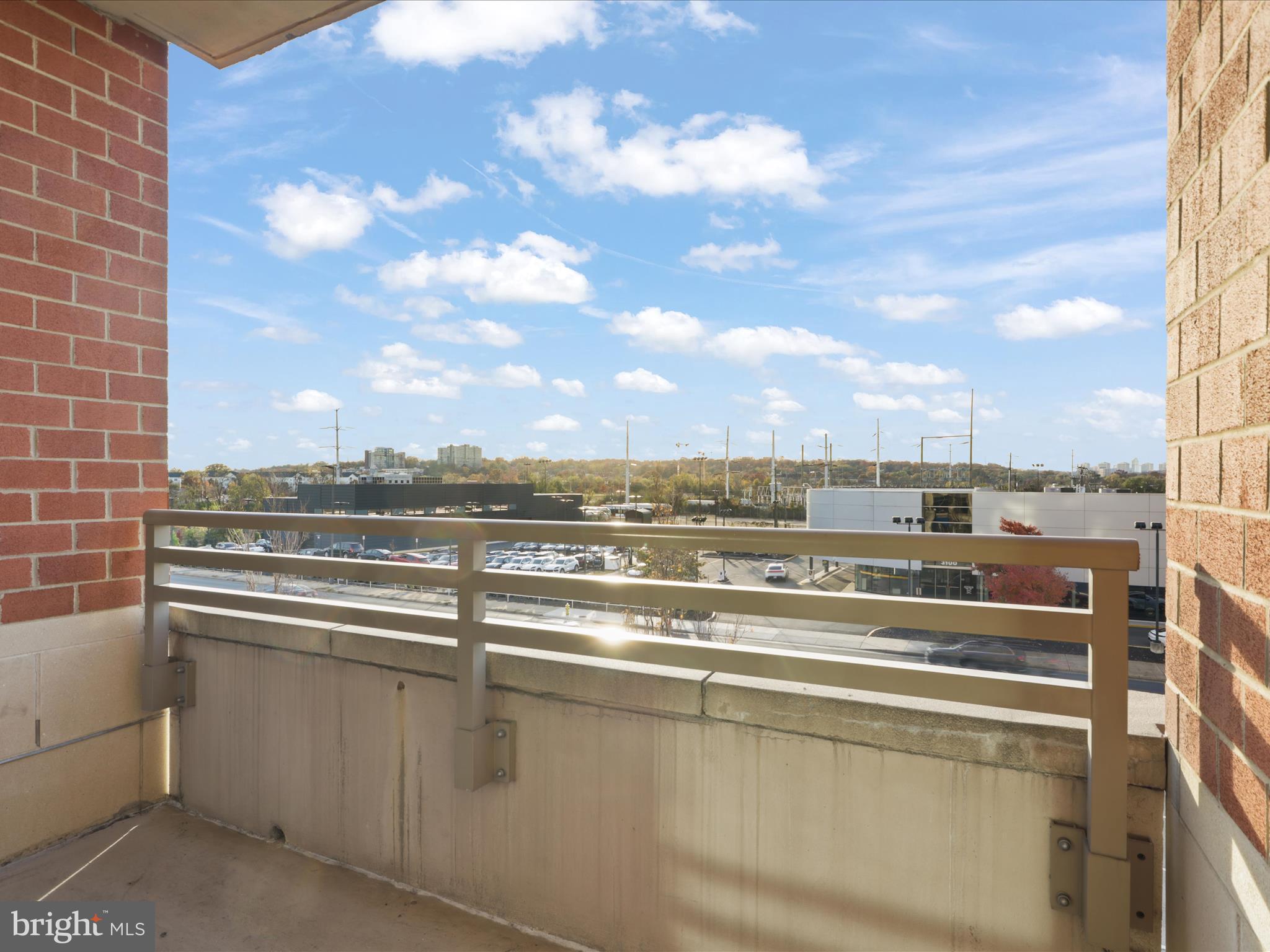 ECLIPSE ON CENTER PARK - Residential