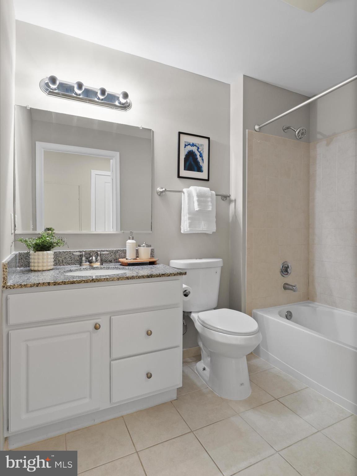 ECLIPSE ON CENTER PARK - Residential