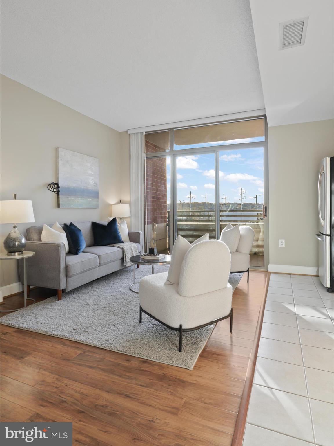 ECLIPSE ON CENTER PARK - Residential